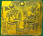 Ägyptisches Relief Amenophis IV., Nofretete und Töchter unter dem Strahlen-Aton